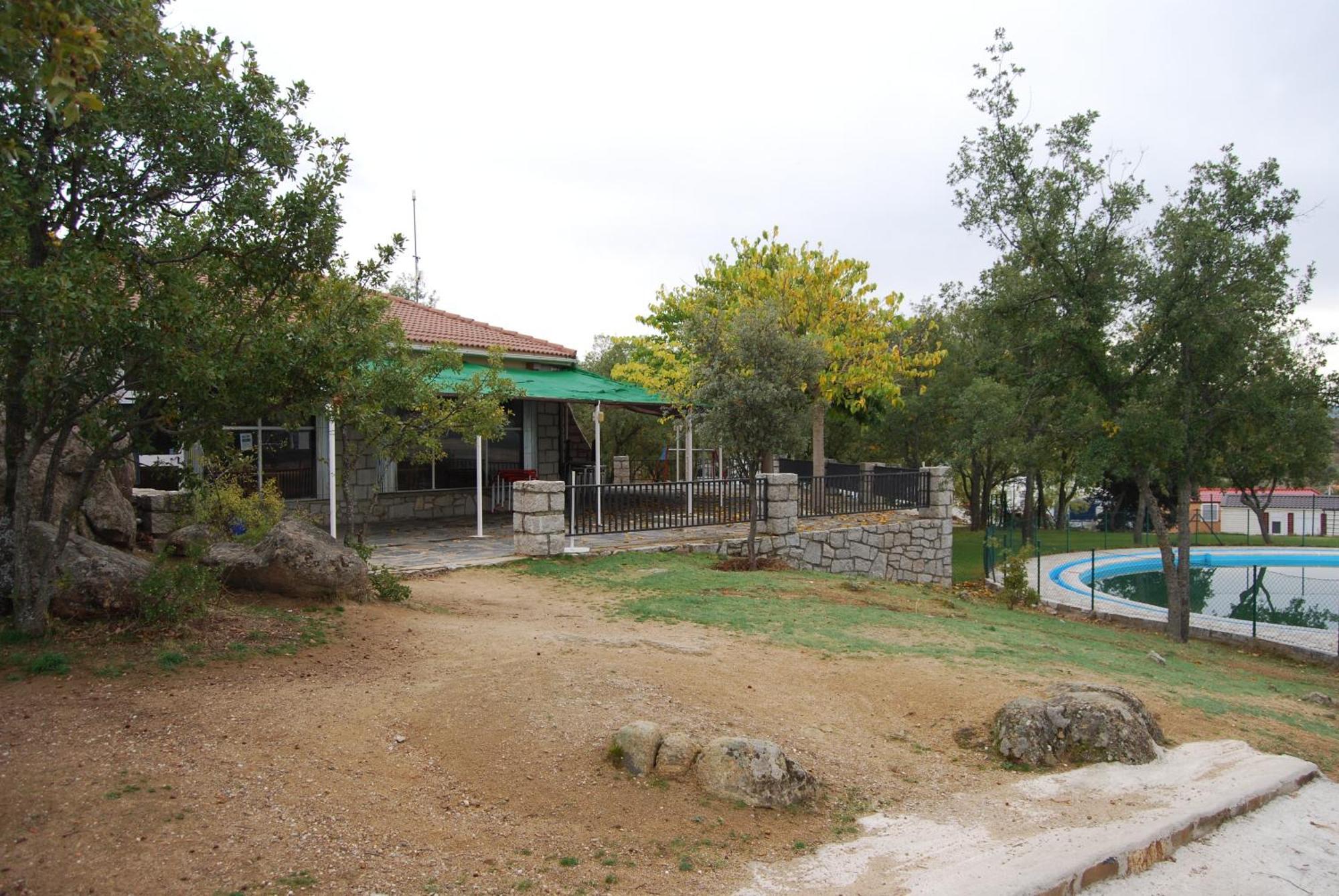 Camping De Cervera De Buitrago Hotel Exterior foto